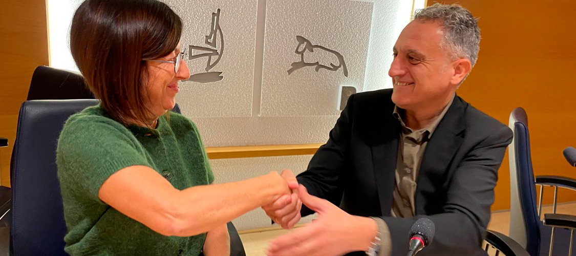 El Consell de Col·legis de Metges de Catalunya i el Consell de Col·legis Veterinaris han signat per un conveni per treballar conjuntament davant reptes com les zoonosis i les resistències antimicrobianes.